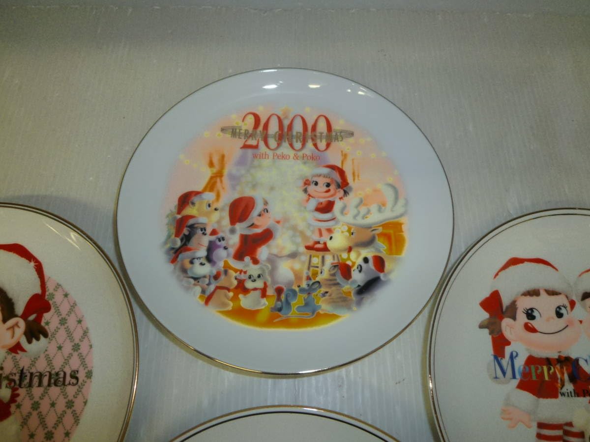 Amazon.co.jp: 不二家 ペコちゃん ポコちゃん クリスマス プレート お